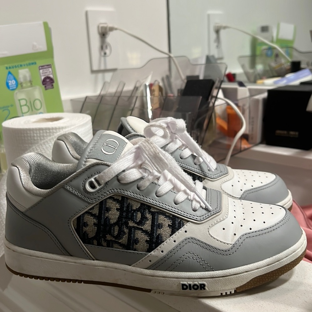 -Sold-Christian Dior sneaker B27